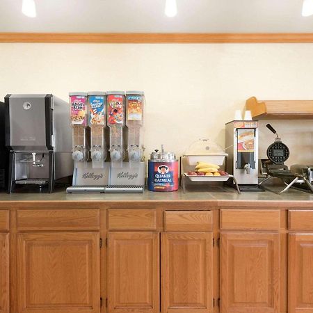Country Inn & Suites By Radisson, Milwaukee Airport, Wi Extérieur photo