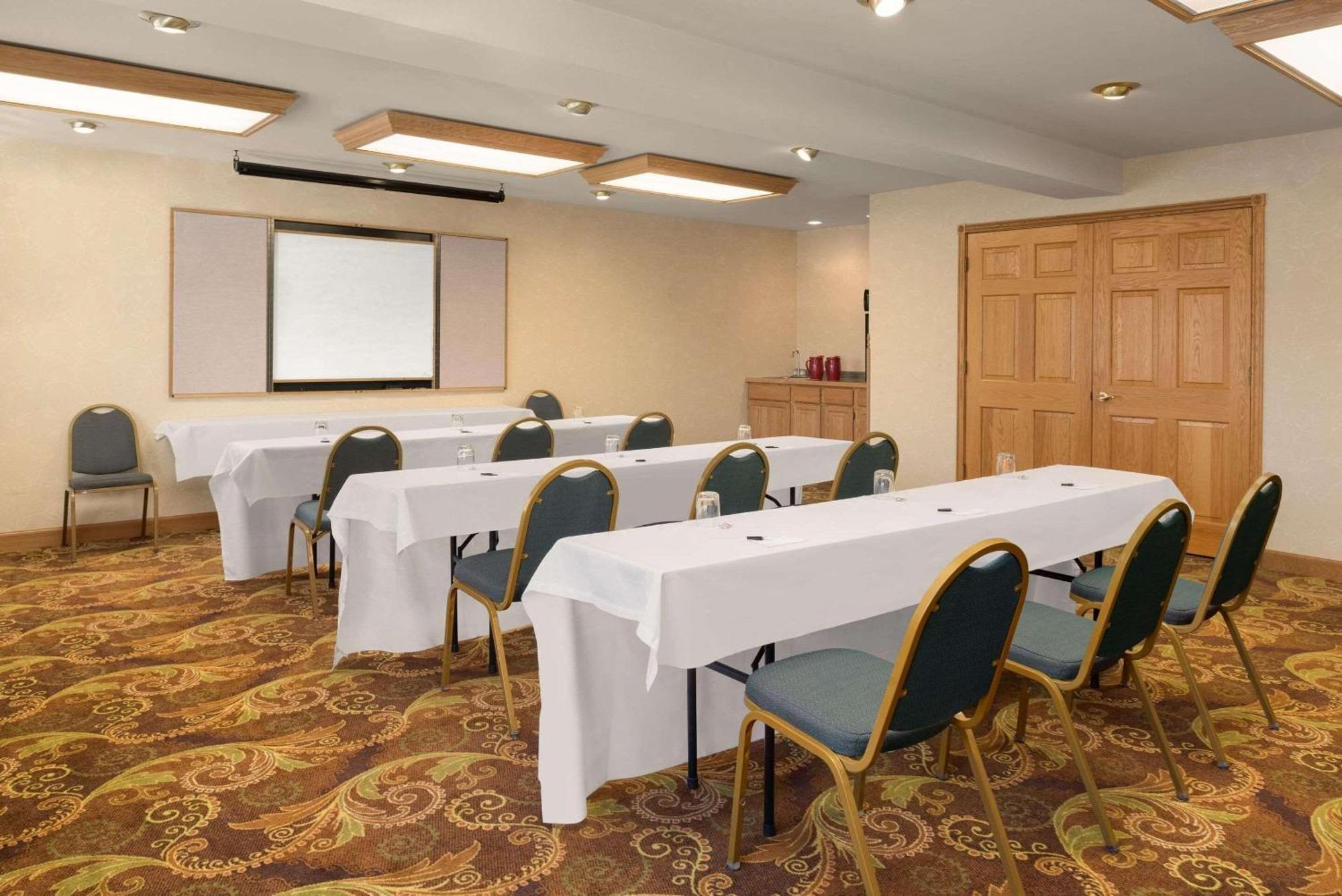 Country Inn & Suites By Radisson, Milwaukee Airport, Wi Extérieur photo